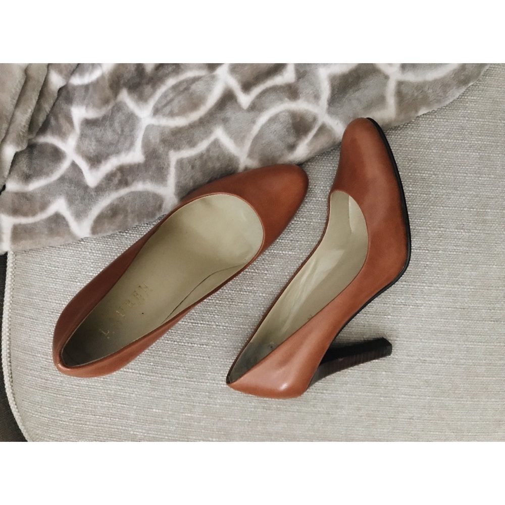 Ralph Lauren Leather Pump